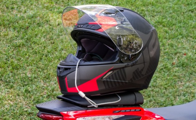 Сетка паук для мотоцикла. Полка для шлема. Крепление камеры на шлем. Как закрепить шлем на мотоцикле. Как закрепить шлем на мотоцикле.